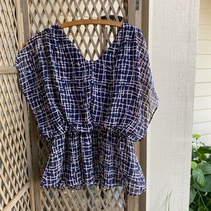 Beautiful lined blouse - med